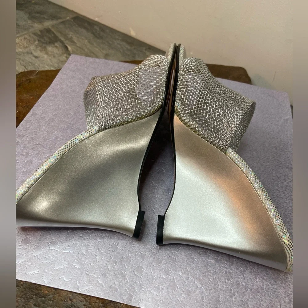 Pierre Dumas~Iridescent Insole w/Wire Mesh-Look Slide Sandal~Wedge~Silver~Size 9
